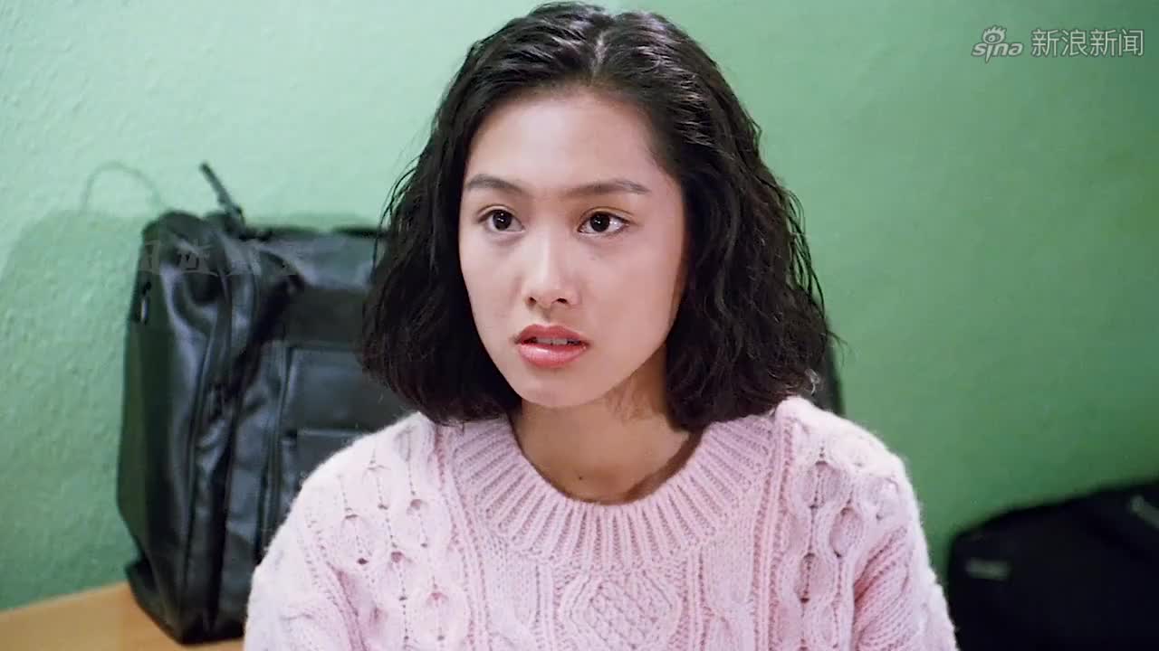 逃学威龙2:朱茵和星爷玩柔道,据说假戏真做,眼神绝对是真爱!