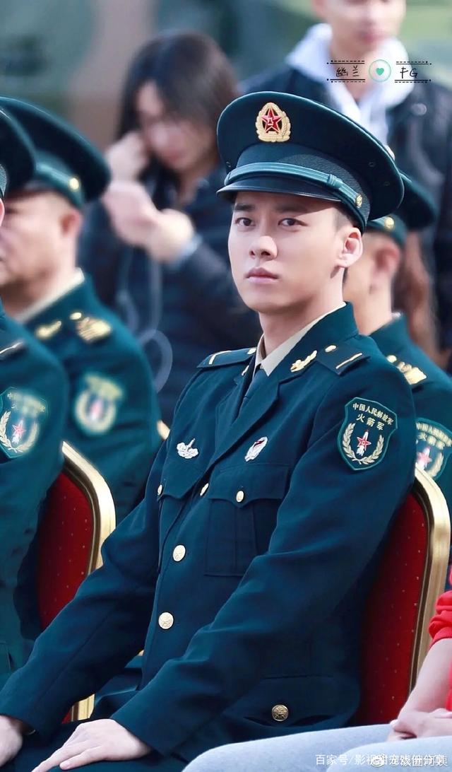 李易峰杨洋张若昀陈伟霆许凯任嘉伦穿军装帅气正气霸气,一眼万年