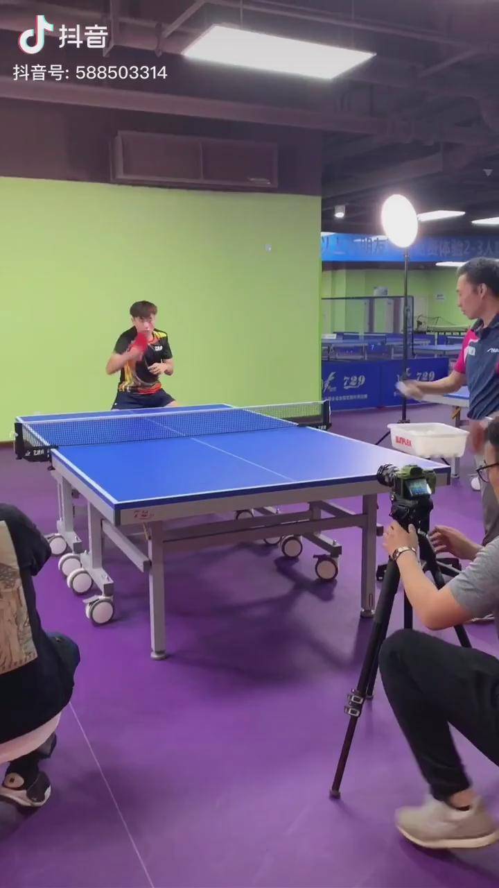 黄晨乒乓球乒乓球乒乓球教学备战世界杯07