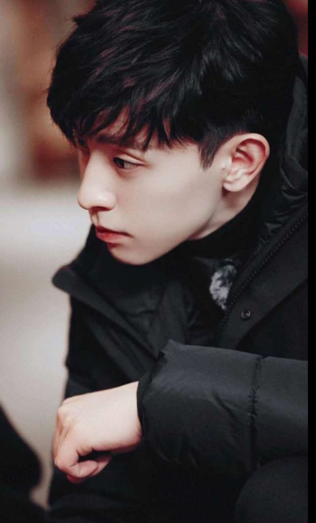 05 想见你-邓伦:微笑很甜-话本小说网