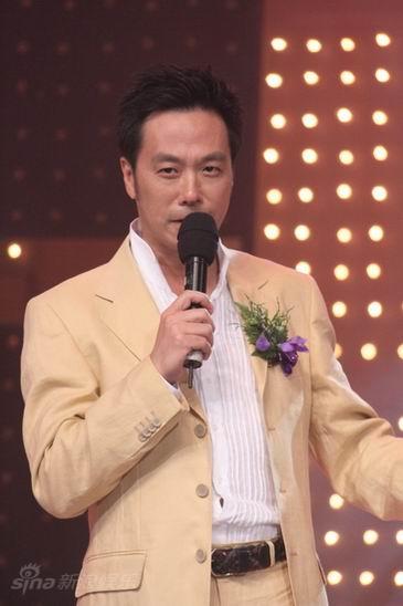 图文闪电星感动开播主持人高源