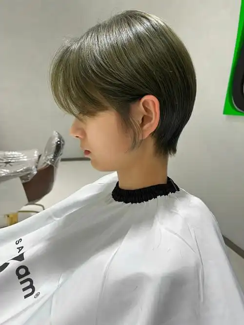 治愈一整个夏天的露耳lover短发可盐可甜韩式英气短发参考,修饰脸型显