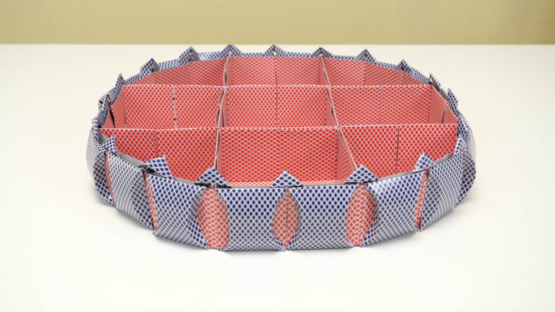 教你如何用扑克牌做零食收纳盒?实用又美观