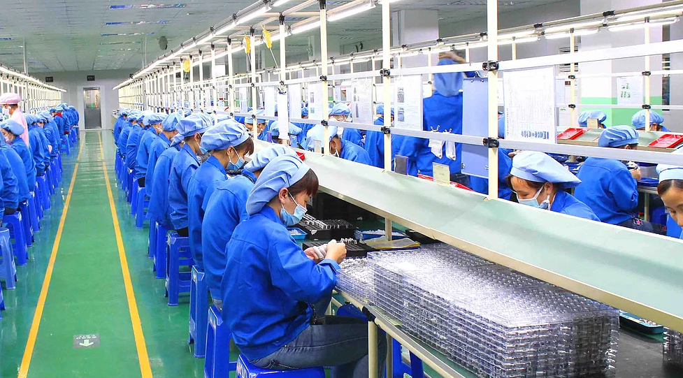 另一方面,从电子烟的生产制造端看,整个行业也在经历着一波优胜劣汰的