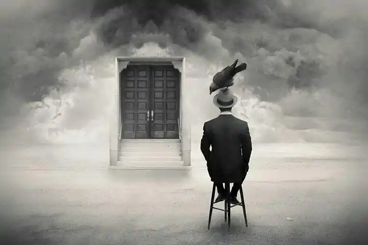 像图上的一个人,他很孤独,也很无助.