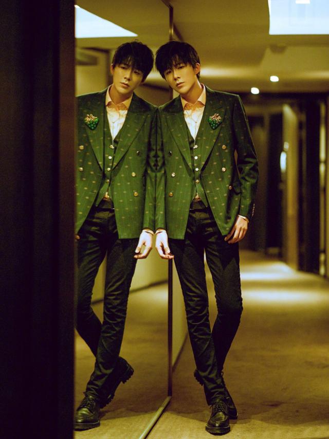 吴磊和刘宇宁,同穿绿色外套,一个呆萌一个酷帅!