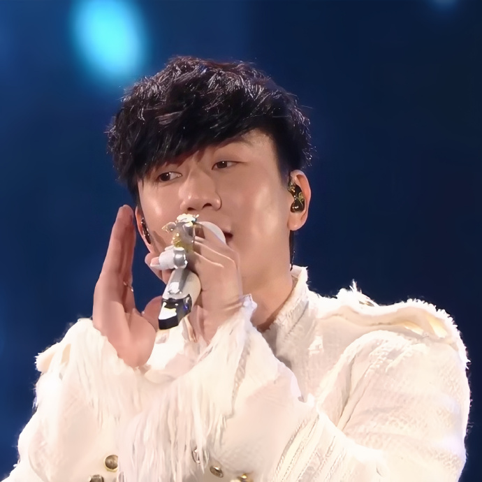 林俊杰超话「 江苏卫视跨年演唱会」林俊杰自修头像分享～抱图请礼貌