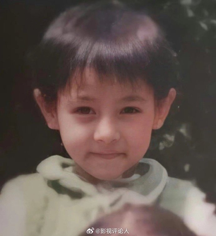 如果迪丽热巴小时候网络发达估计也是好多人的云养娃了@dear-迪丽热巴