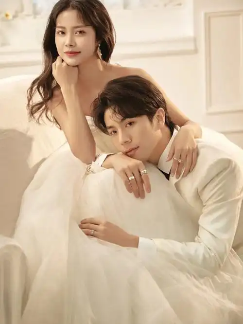 婚纱照室内极简韩式yyds简约不简单