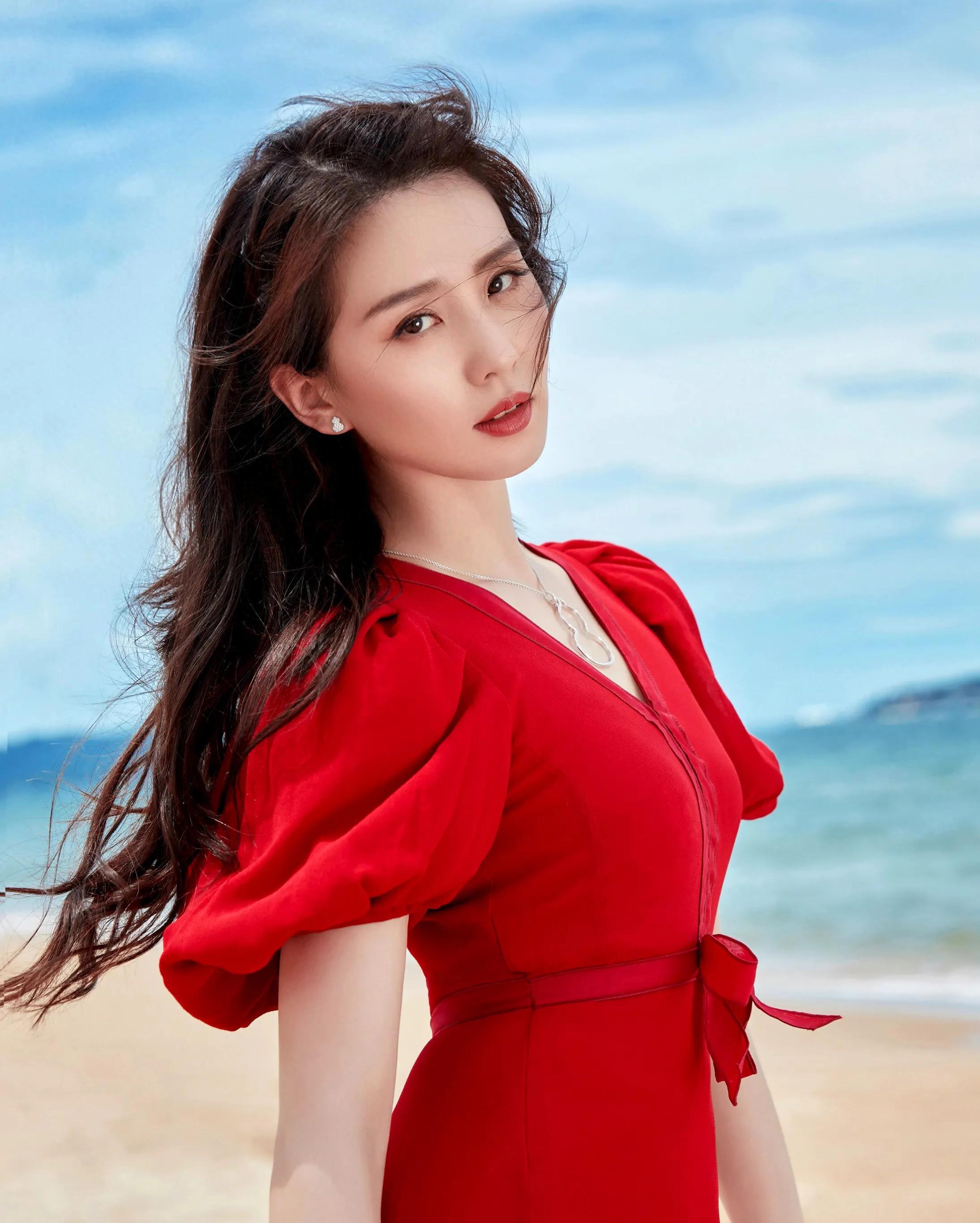 刘诗诗230823绝美写真集,优雅迷人的美人