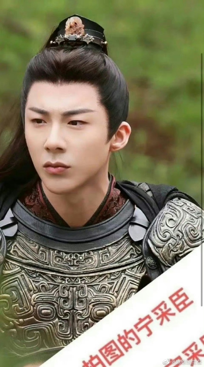 同一个人拍的男演员古装生图##同一个人拍的男演员在拍剧古装生图