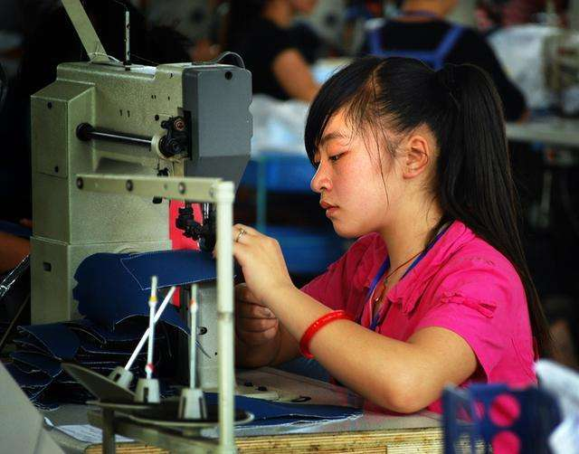 实拍打工女孩的现状生活, 有些曾为前男友堕胎多次