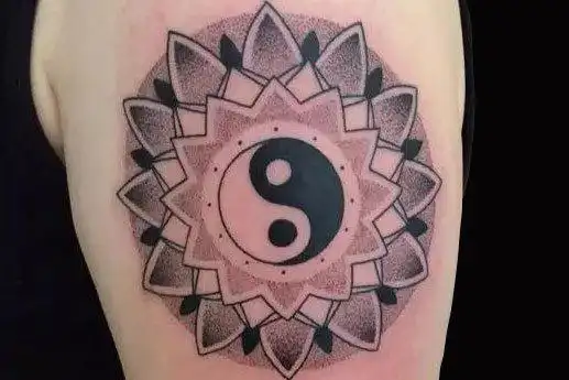 黑白色太极八卦纹身图案