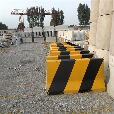 混凝土城市护栏防撞墩水泥围闭墩价格优惠聚宏水泥制品