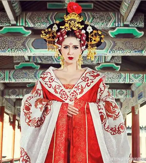 海大美女外教武媚娘妆走红 网友称"醉了"