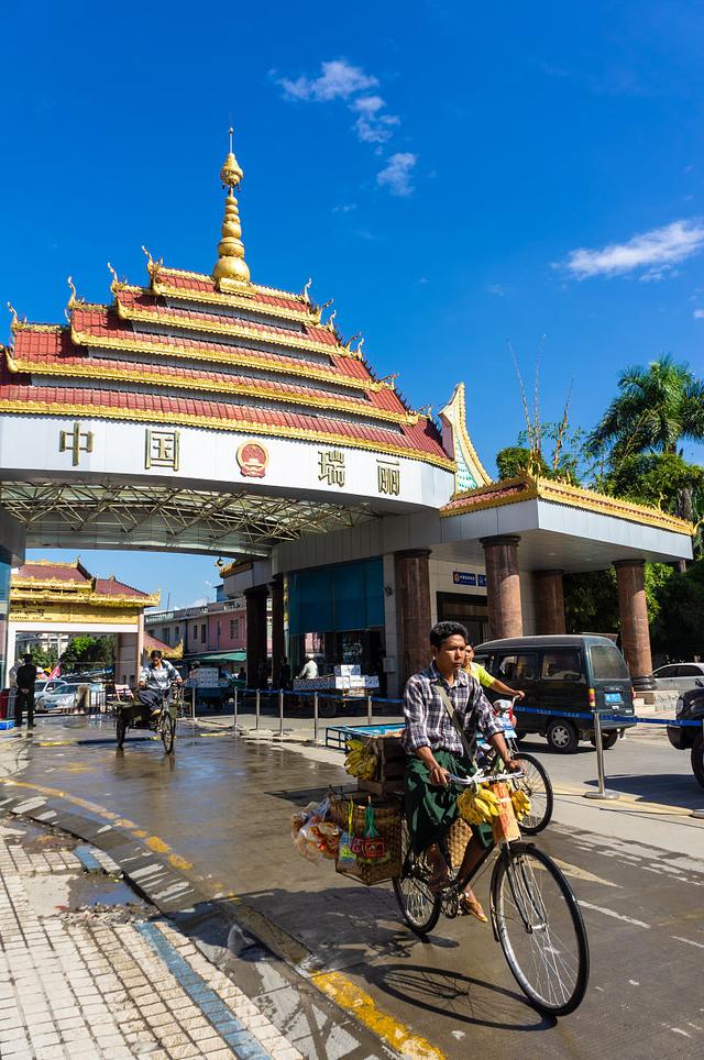 中缅边境风云再起,南部战区实战化演训捍卫国家主权