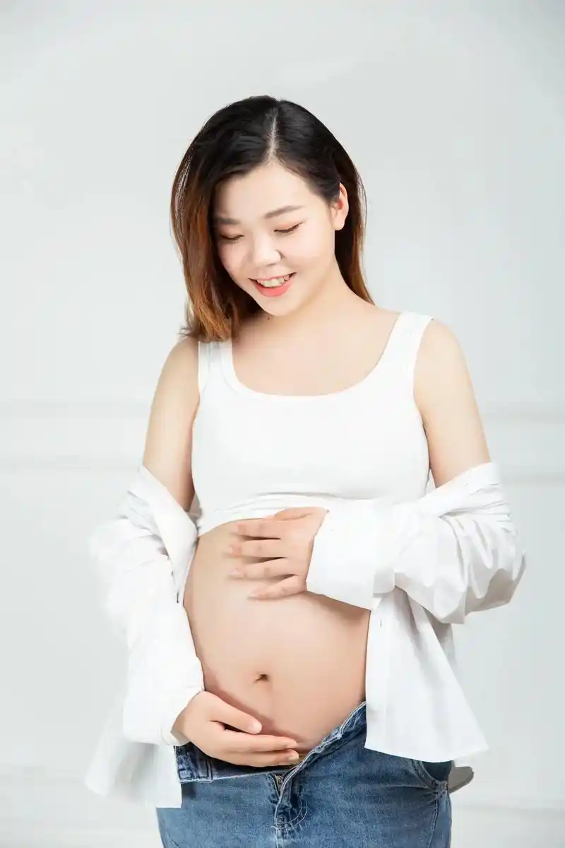 孕妇照的意义不在于几张照片,而是送给十月怀胎的自己留一份难忘 - 抖