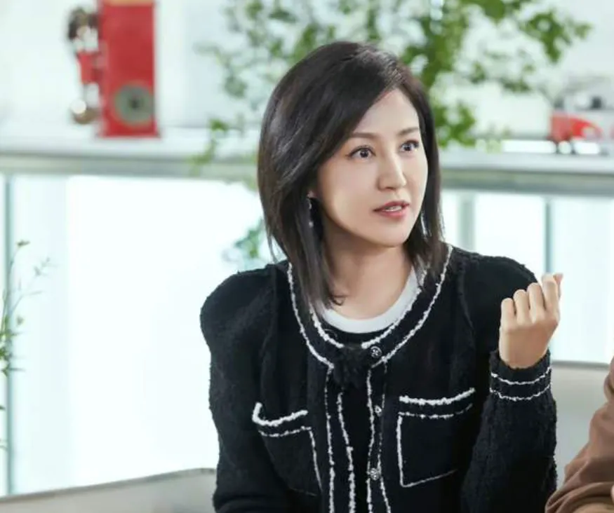 放弃炙手可热的事业当家庭主妇却能被宠成小公主鲍蕾凭什么