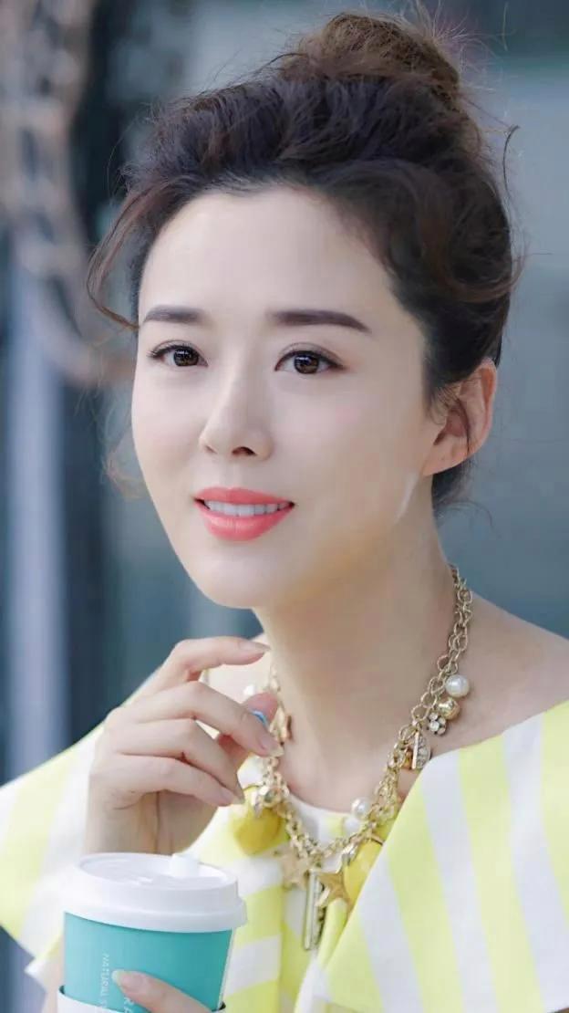 颜丹晨壁纸,我最喜欢她饰演的嫦娥