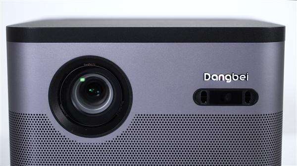 右边则是双tof的传感器,这个是结合cmos摄像头算法,能够快速实现无感