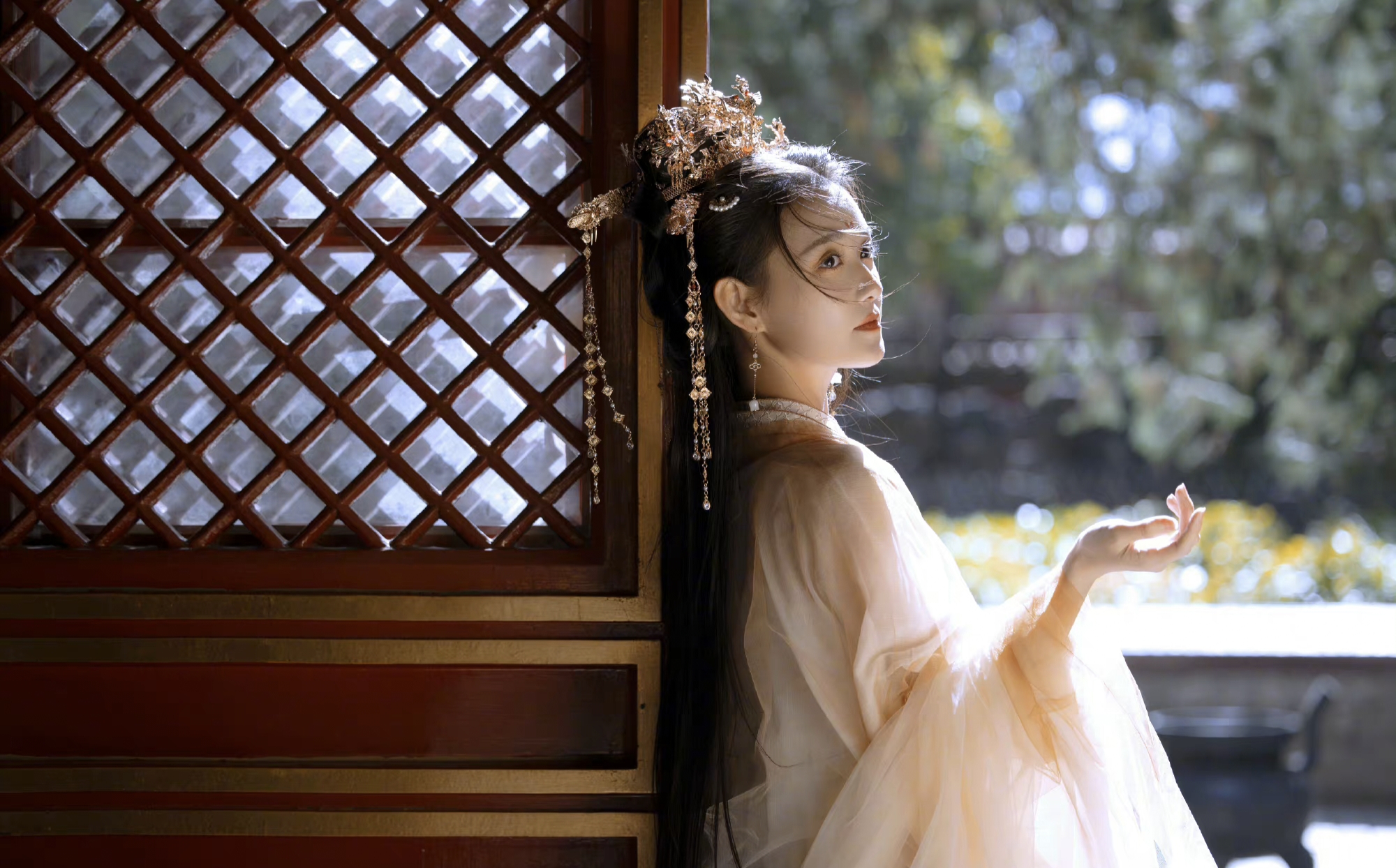 蒋依依最新古装造型,古风大片的感觉有了,冬日古风写真,大雪了