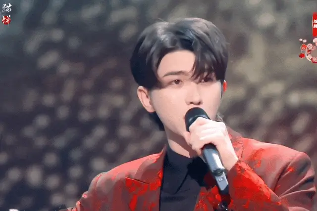 蔡徐坤大尺度照片曝光,画面极其露骨,这脸彻底不要了?_祖儿_机会_路线