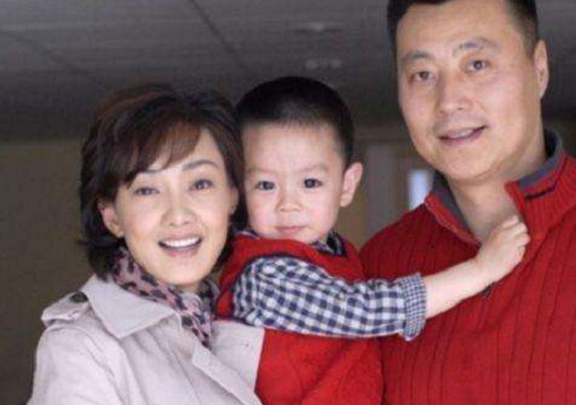 她是郭冬临老婆曾9次登春晚成名后嫁富商今45岁很幸福