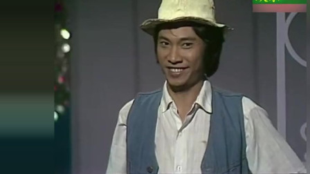 吴孟达早期上台唱歌,第一次看到这么年轻的他,还真不适应