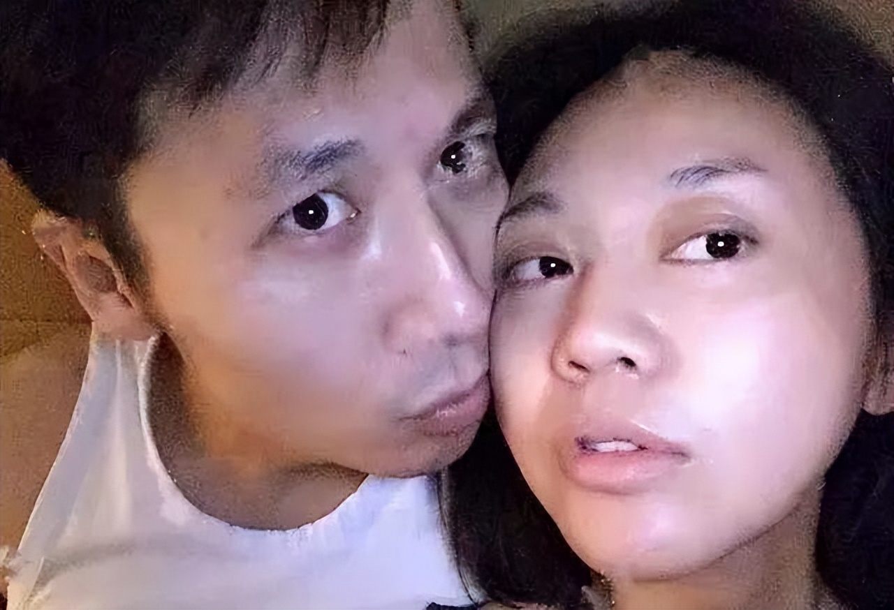 闫妮和邹伟离婚18年后,他们的选择截然不同