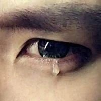 雨中哭泣男生伤感头像动画