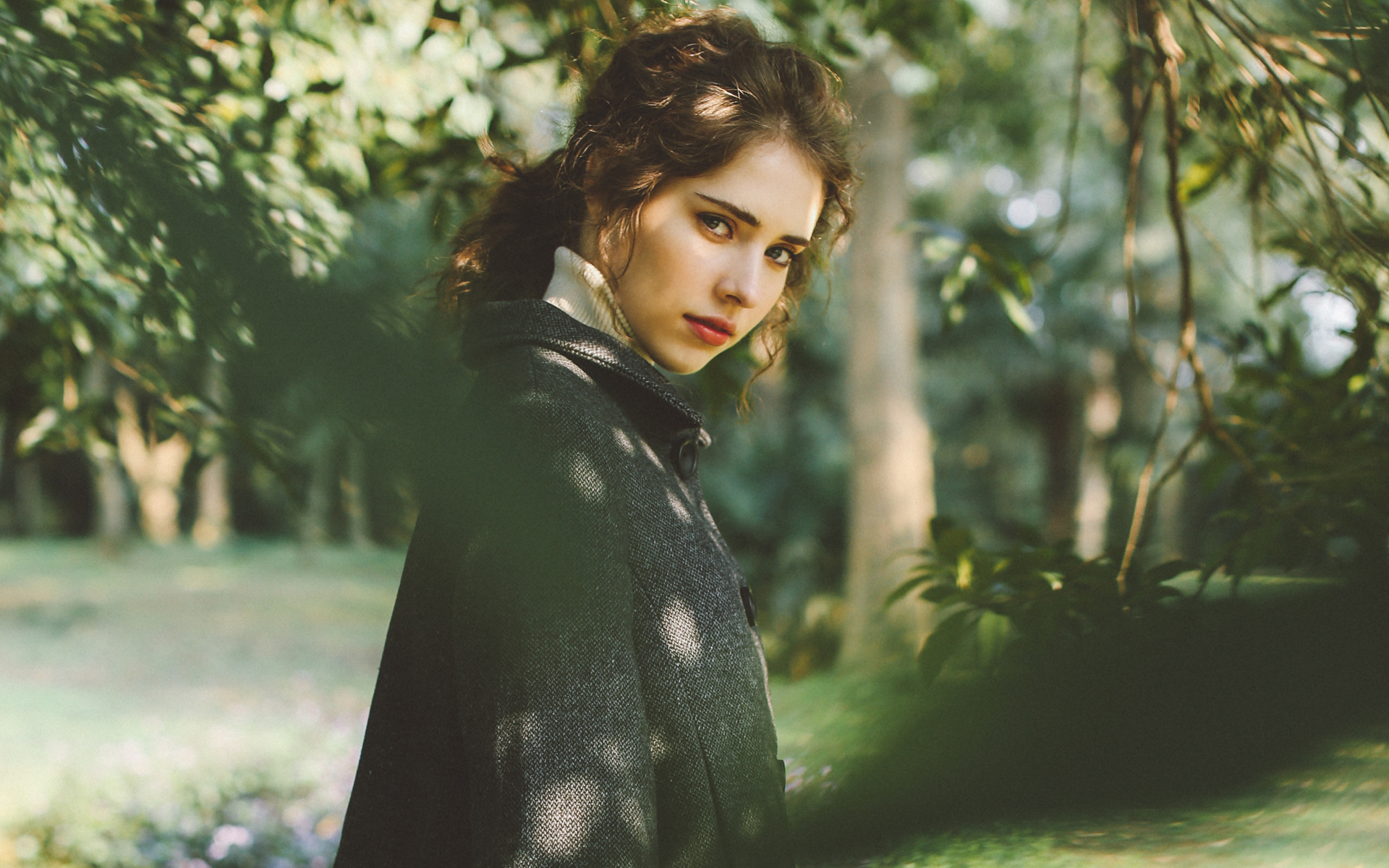 欧美森系美女清新室外文艺写真高清壁纸1下载