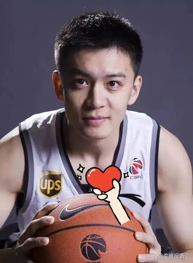 杨鸣冰浴视频被扒,这是他快乐到极致的表情吗?