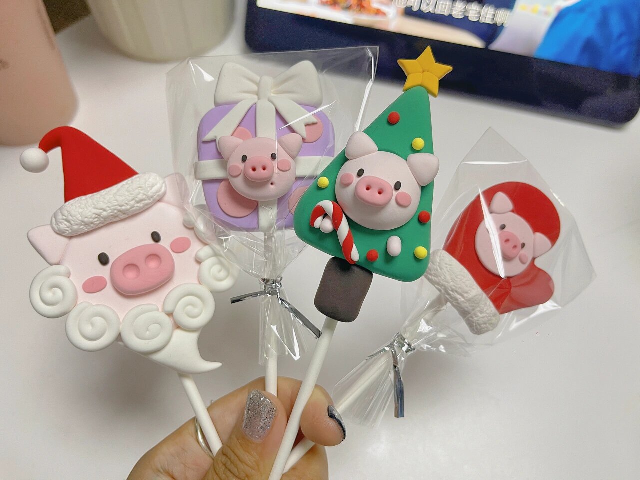 超轻粘土61圣诞猪猪90棒棒糖99附细节图 材料:超轻粘土