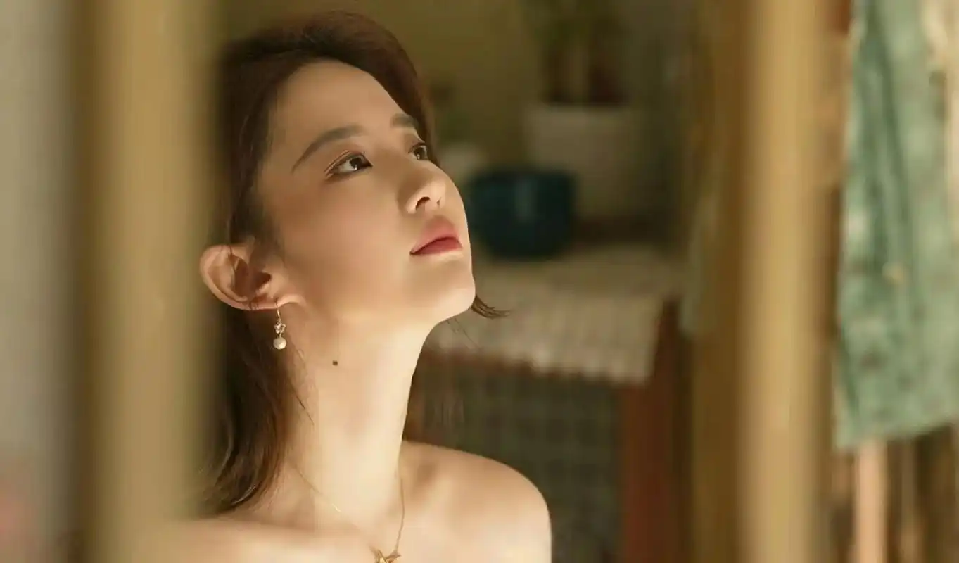 玫瑰的故事刘亦菲 在《玫瑰的故事》里,黄亦玫告诉我们