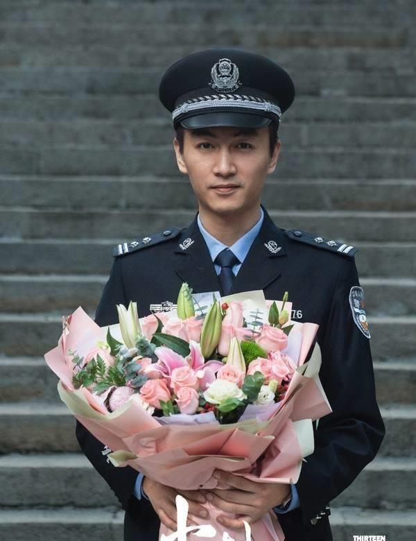 图片来源:微博《尘封十三载》其实陈晓在2019年就已经饰演过缉毒警察