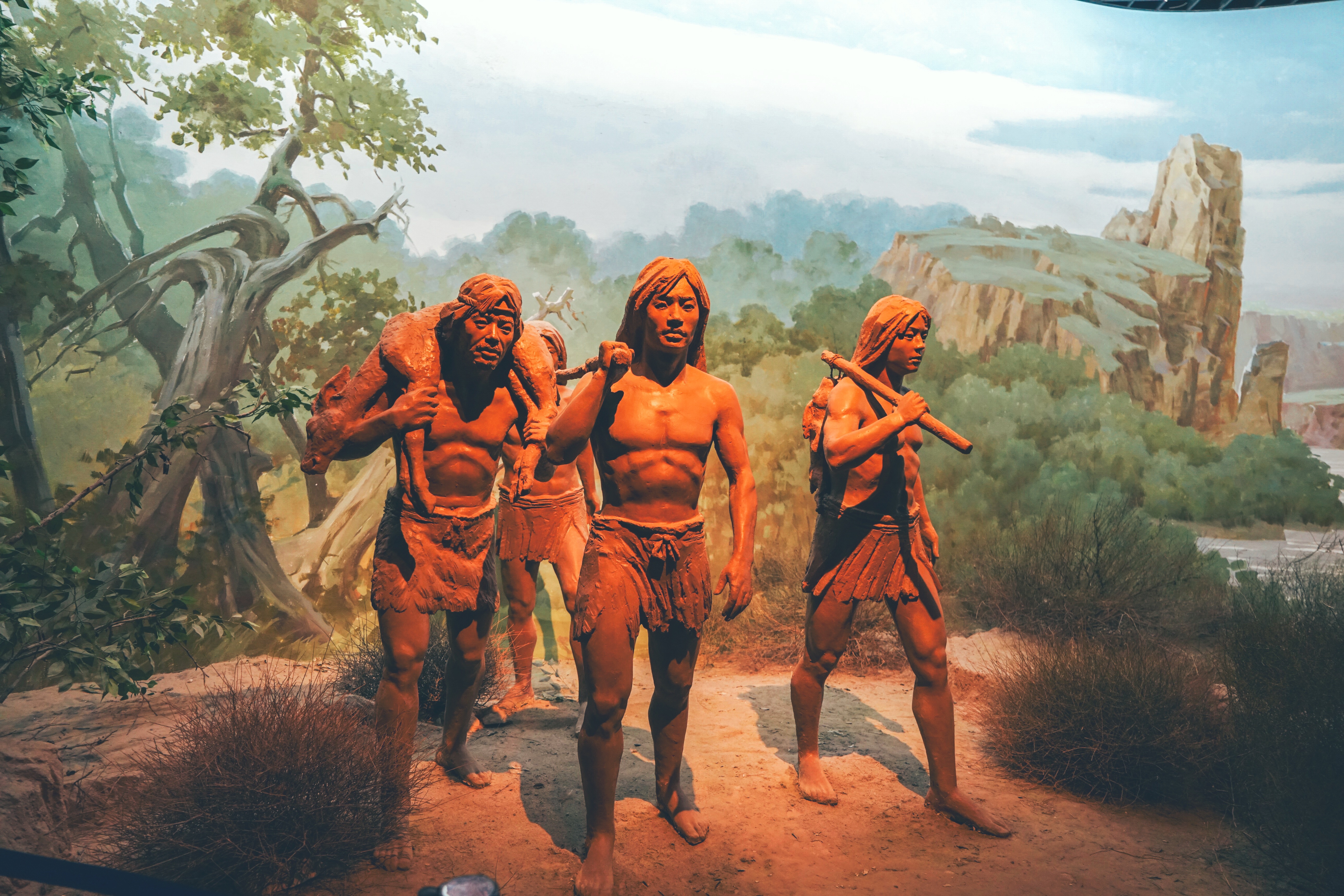 走进气势雄浑的水洞沟大门 在博物馆里  有原始人的生活方式介绍 有