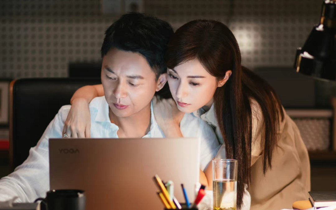 刘奕君x刘心悠〕叔圈顶流与姬圈天菜的爱情_哔哩哔哩_bilibili