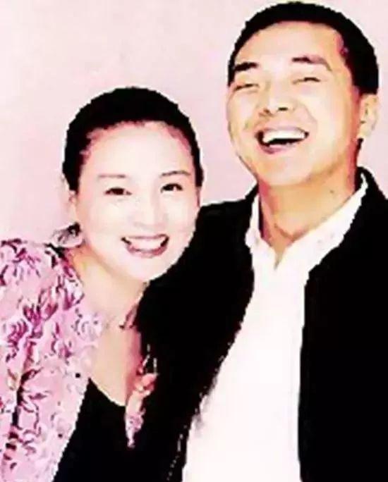 英宁与赵明明离婚后嫁给圈外外交官如今51岁淡出娱乐圈