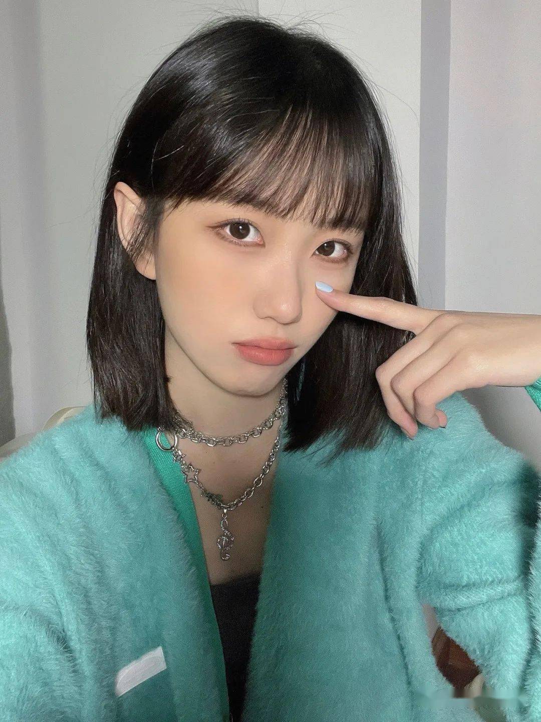 2021流行"秋风初恋锁骨发"_发型