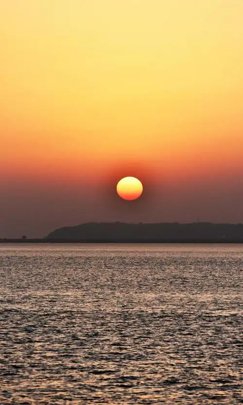 海上落日黄昏迷人景色1600x1200分辨率查看
