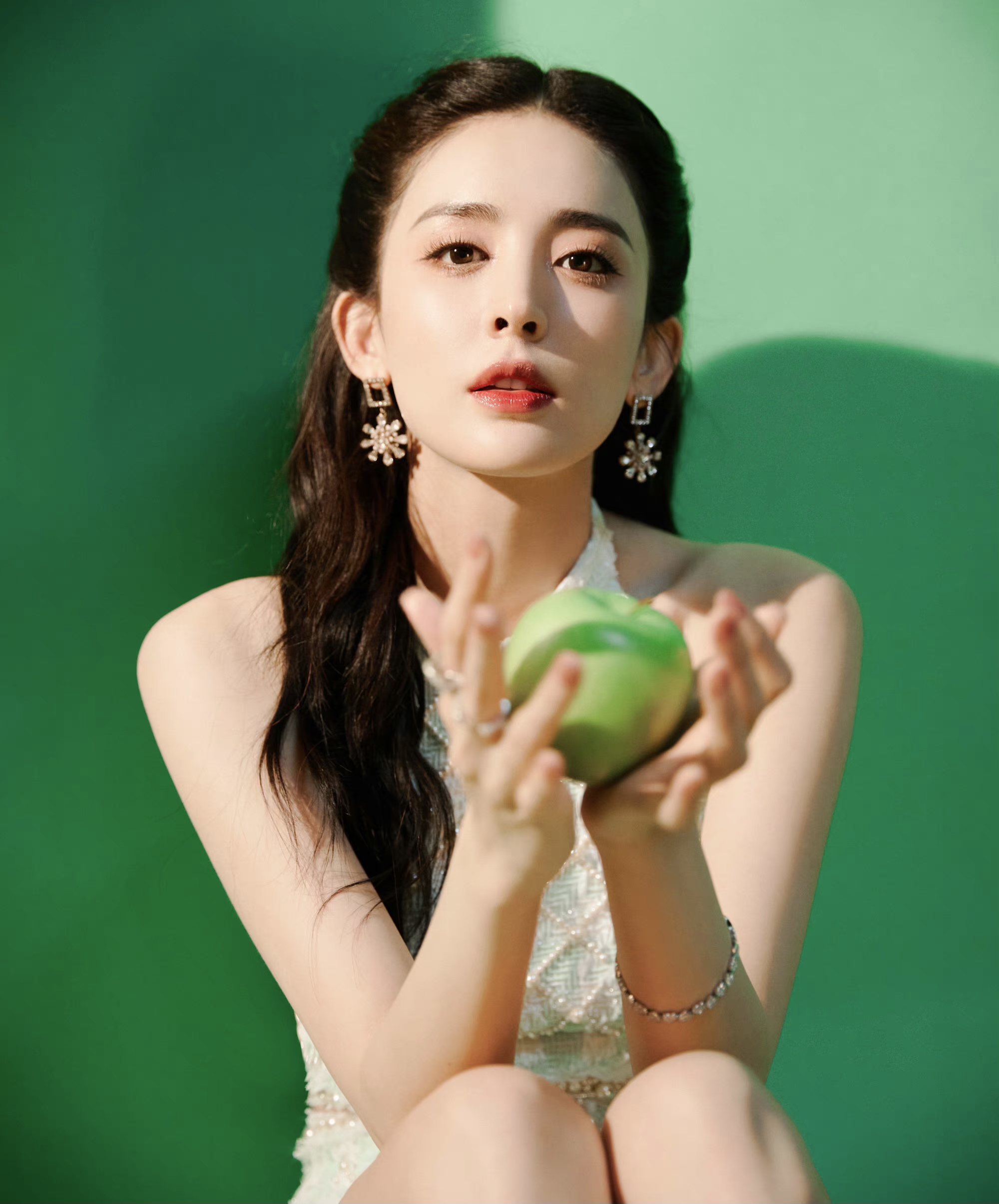 古力娜扎清纯写真展现好身材