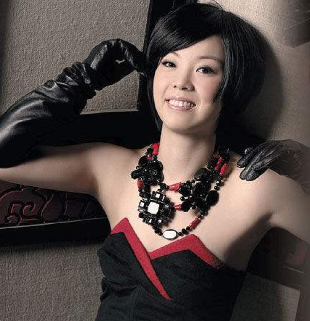 张怡宁的身材有多好?看到早期"写真照"后,球迷:不愧是大魔王