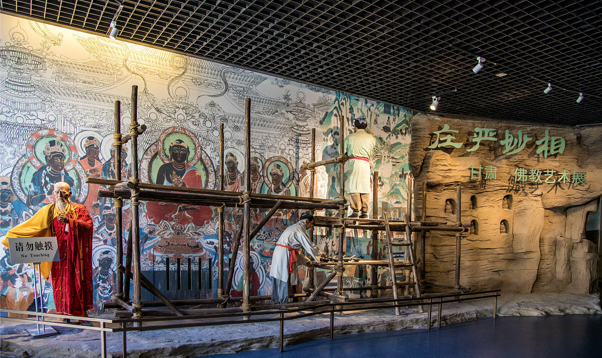 嬉行记# 敦煌民俗博物馆的由来可以追溯到几百年前的清朝时期,当时的