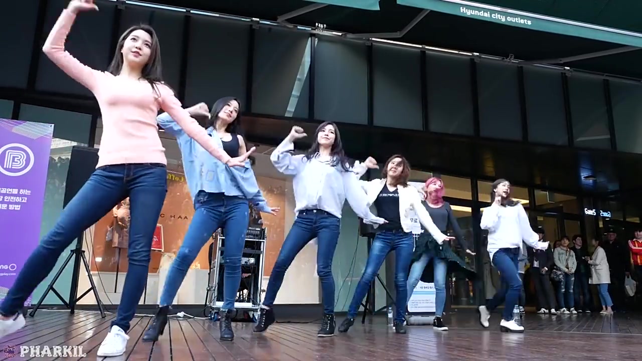 韩国女团berry good动感热舞,个个美女,身材棒棒哒