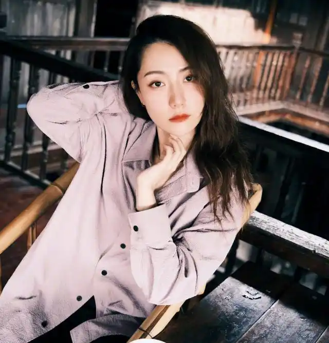 京城四美白冰和小3岁男模闪婚闪离独自带娃成了单亲妈妈