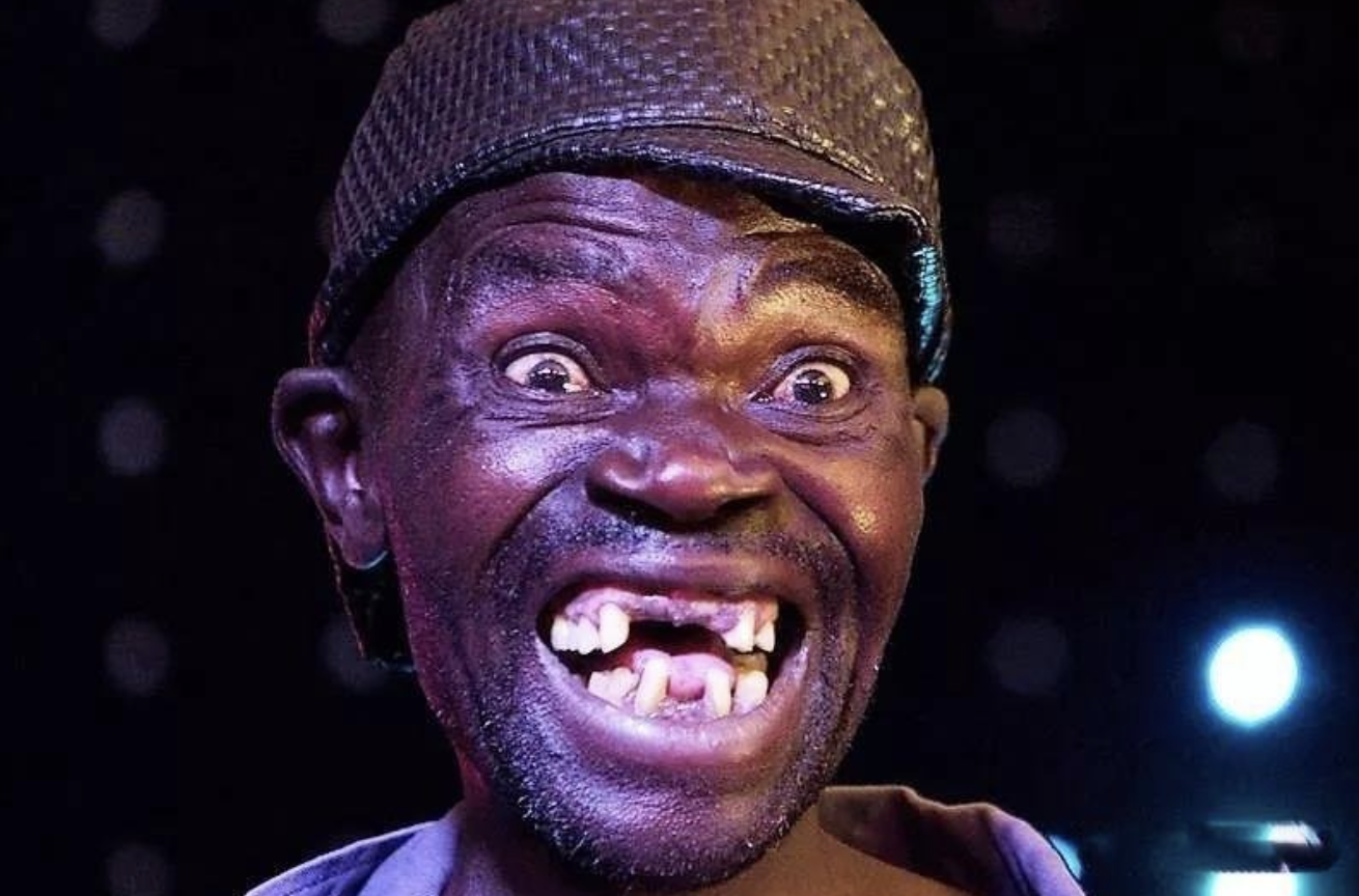 非洲举行"选丑大赛",男子蝉联4年冠军,网友:吃包辣条压压惊