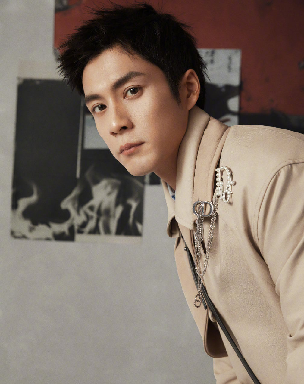 韩东君帅气随性写真图片15