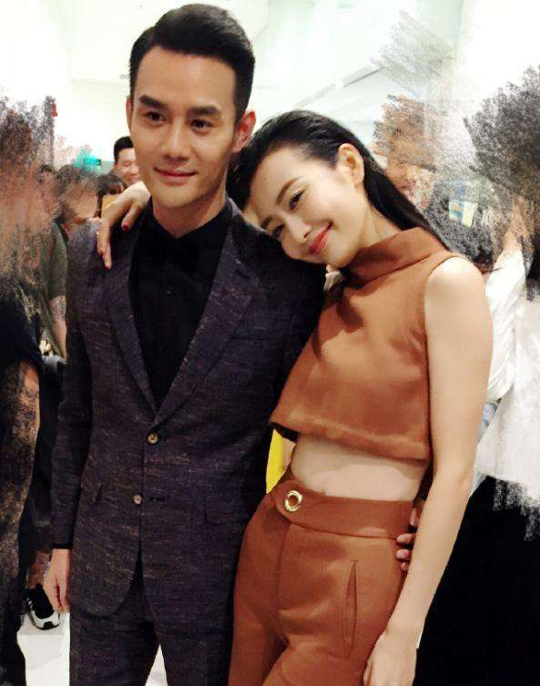 王凯否认与王鸥相恋,一个动作却暴露两人的关系,网友留言存疑点