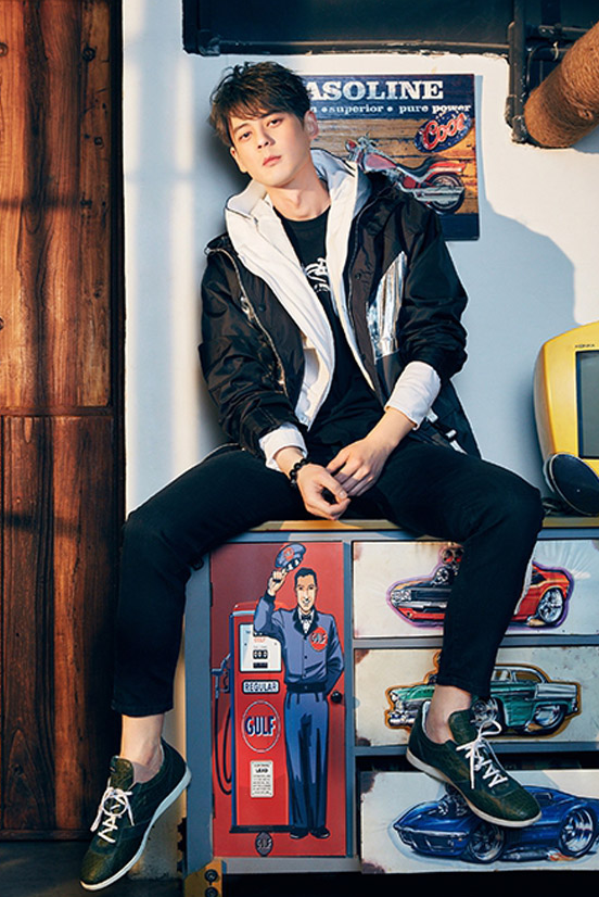 郭品超:再次秀起大长腿优势,展现完美比例身材