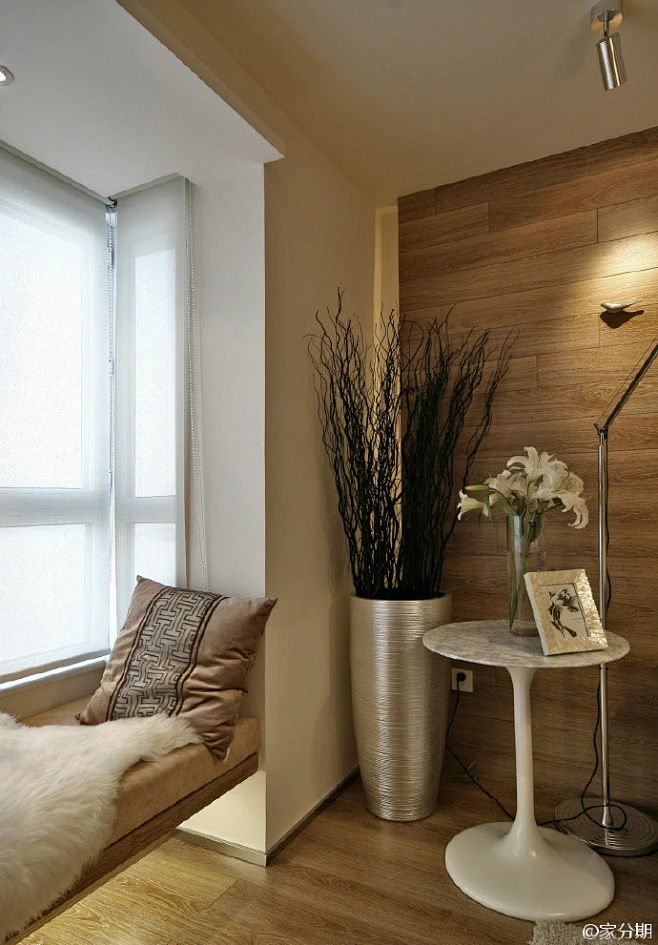 风格舒适简单,安静自然,透出一股清新的简约风.